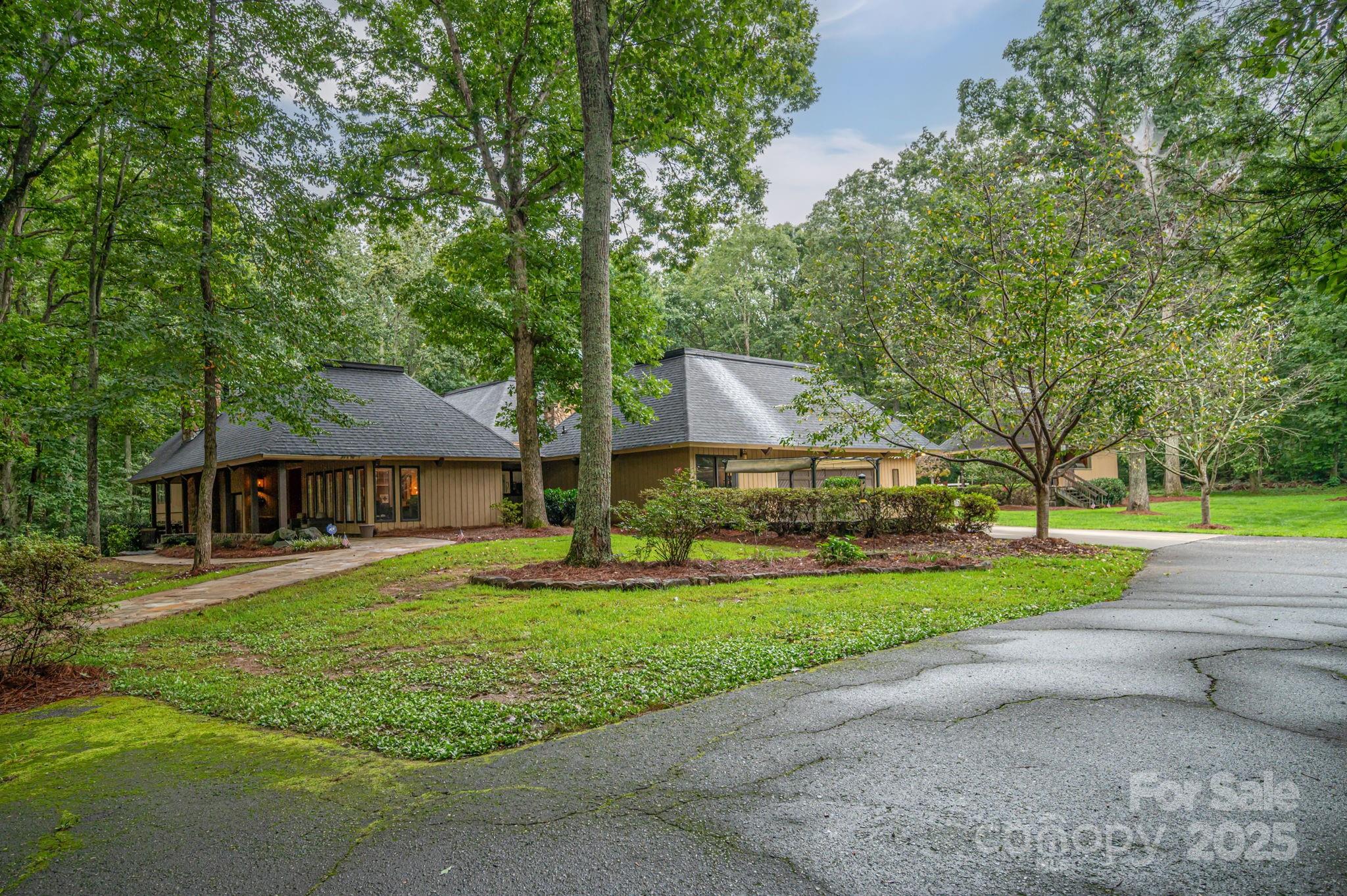 109 Saddletree Road