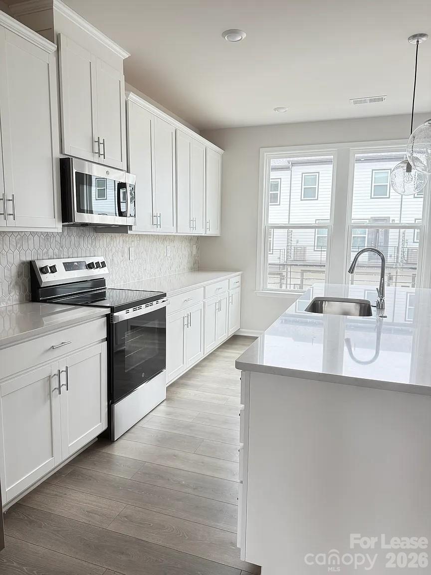 5029 Sunnybrae Place