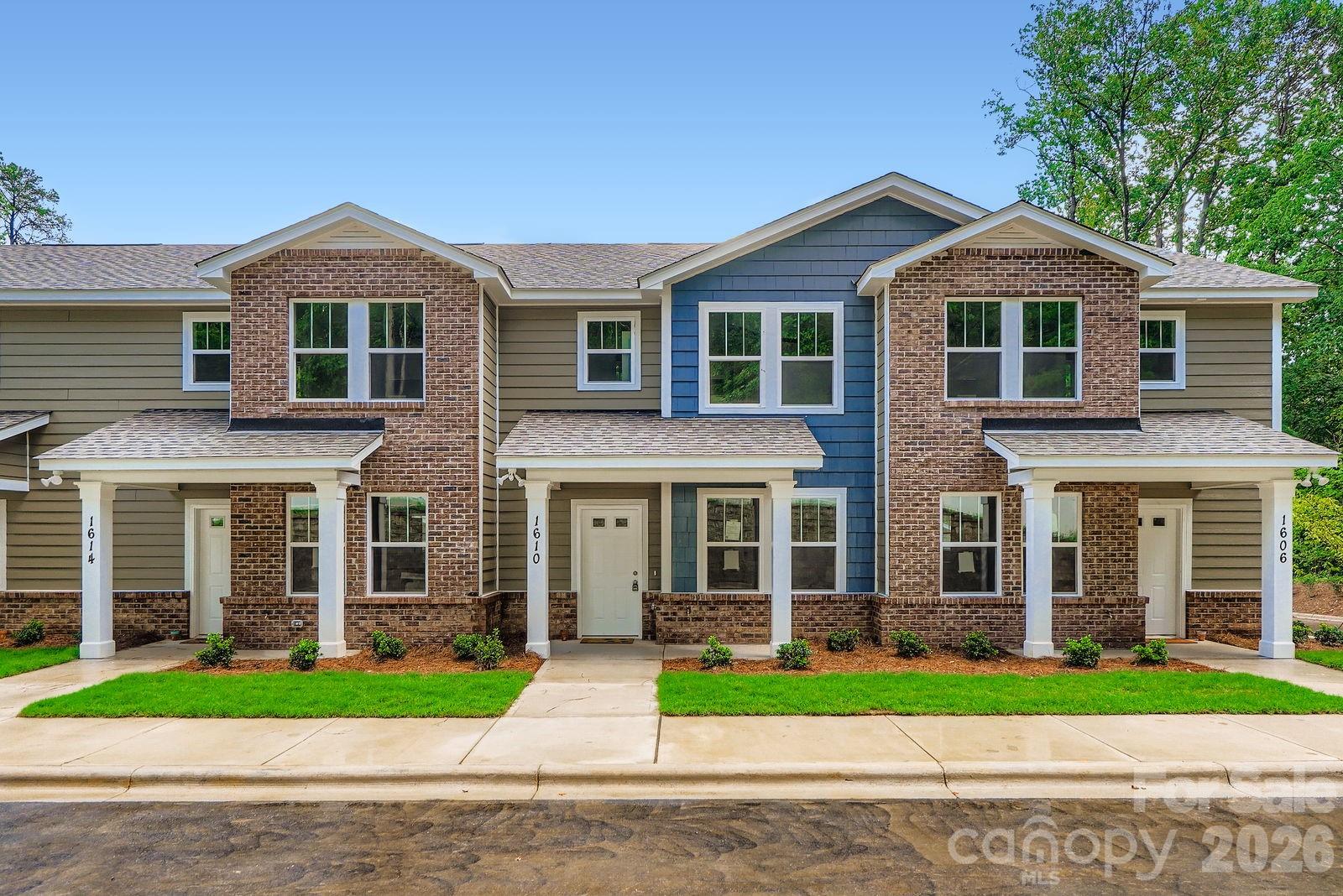 1614 Ct Brooks Circle