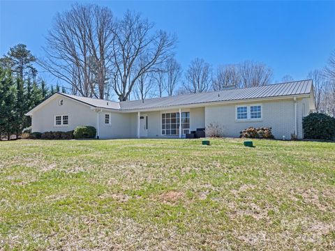 106 Whispering Hills Drive Hendersonville NC 28792