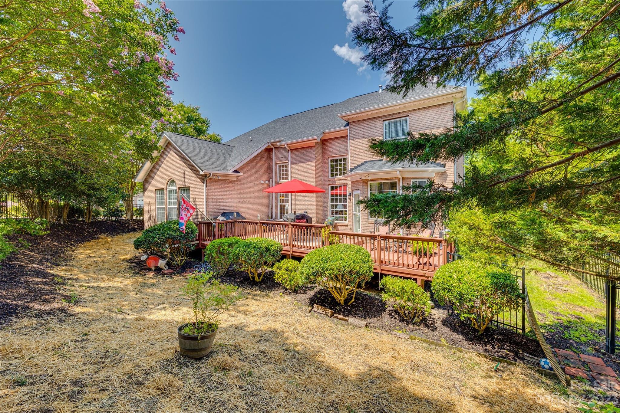 Lake Shore - Residential