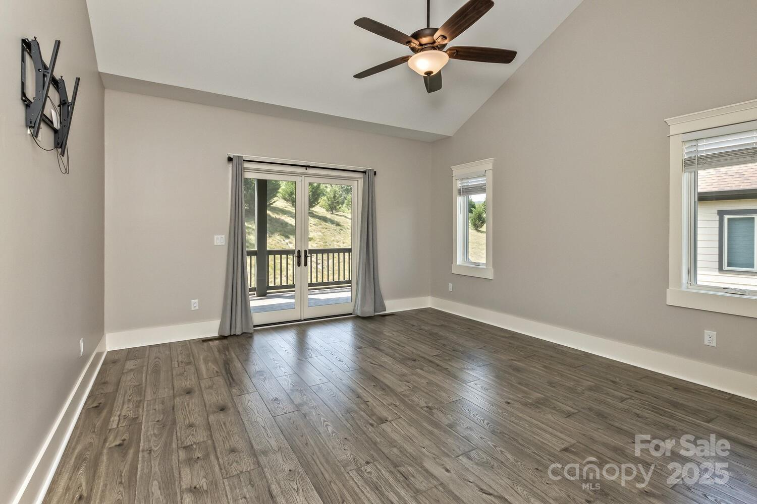 Cummings Cove - Residential