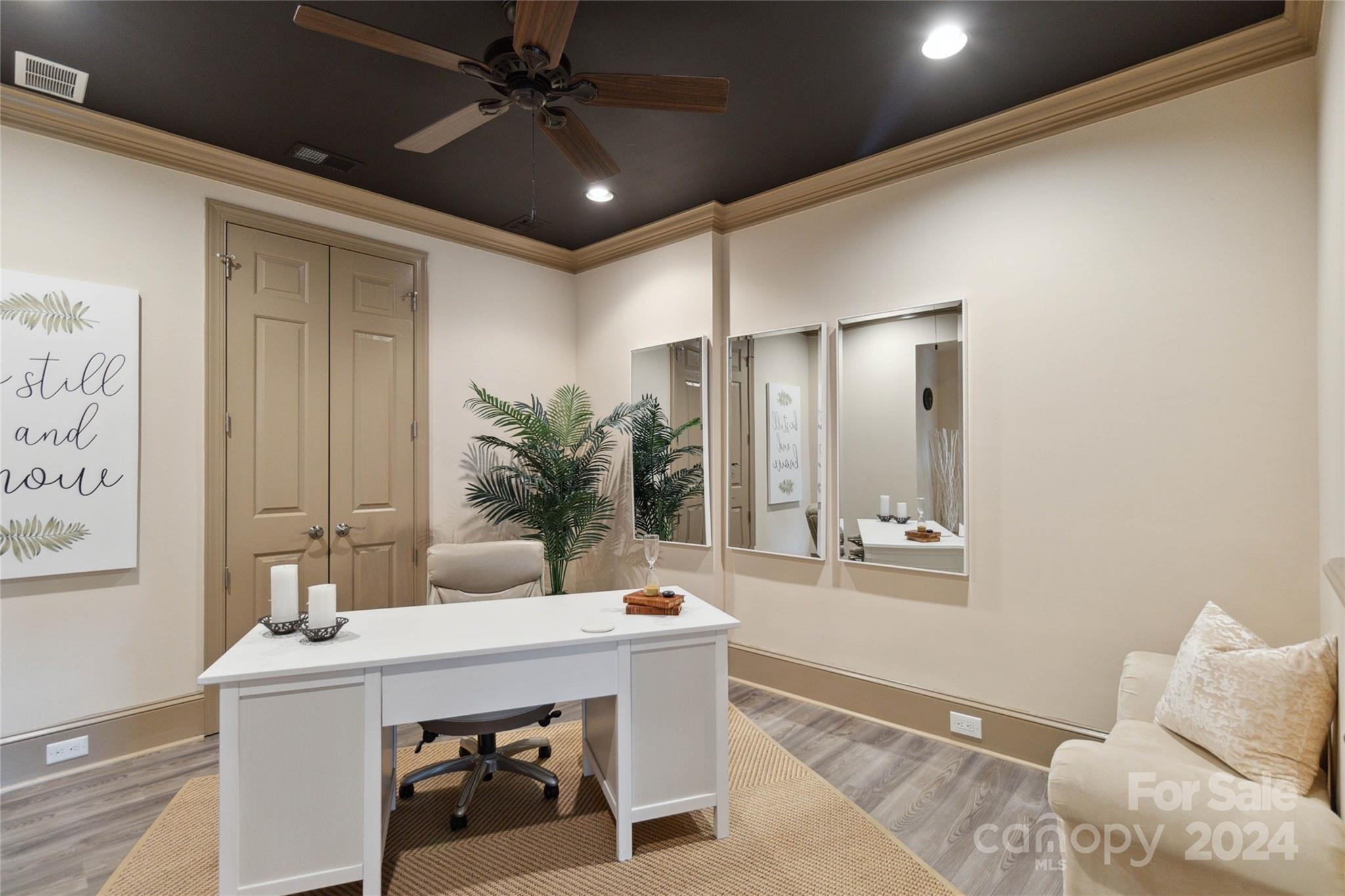 The Peninsula - Residential