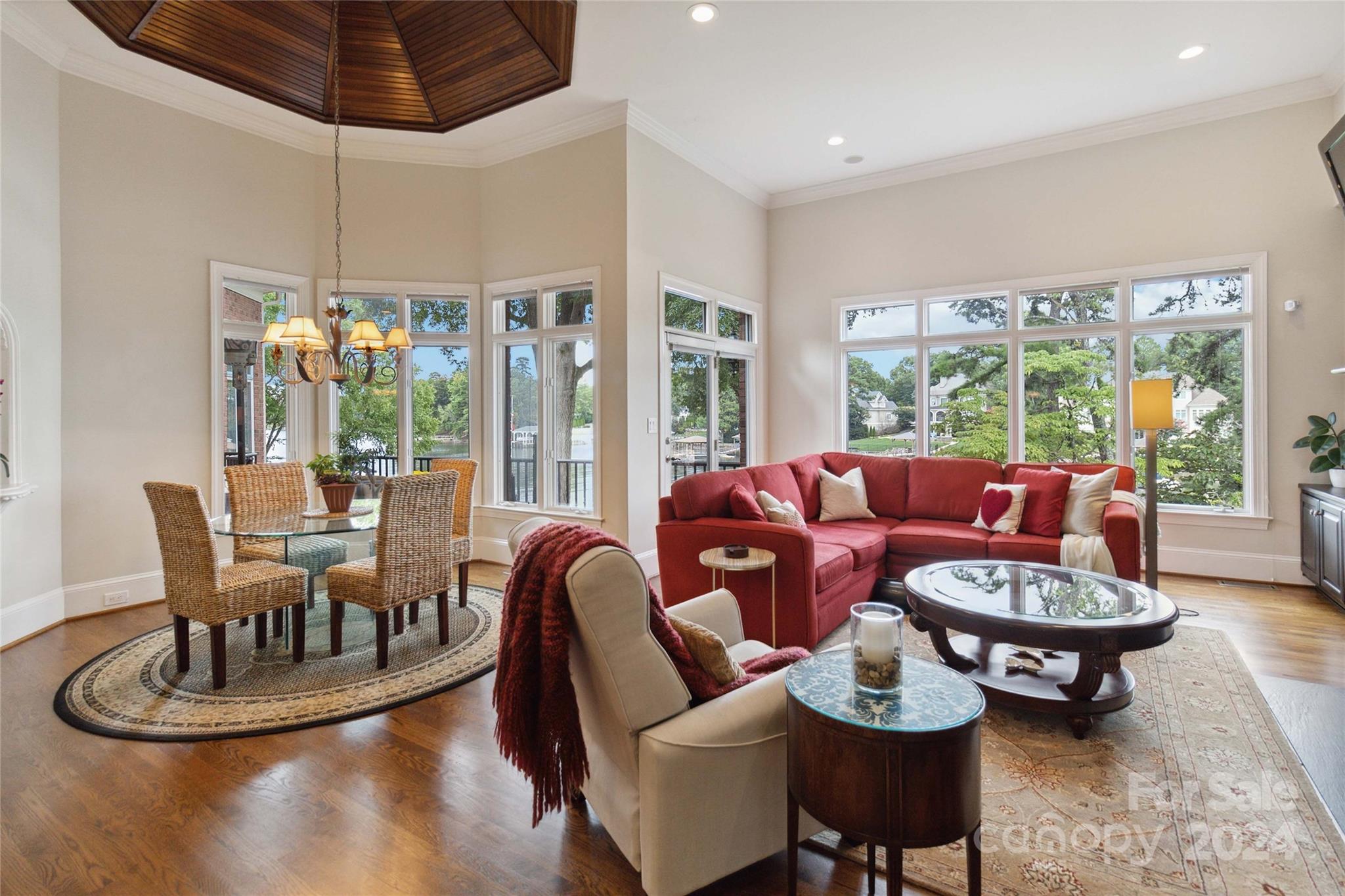 The Peninsula - Residential