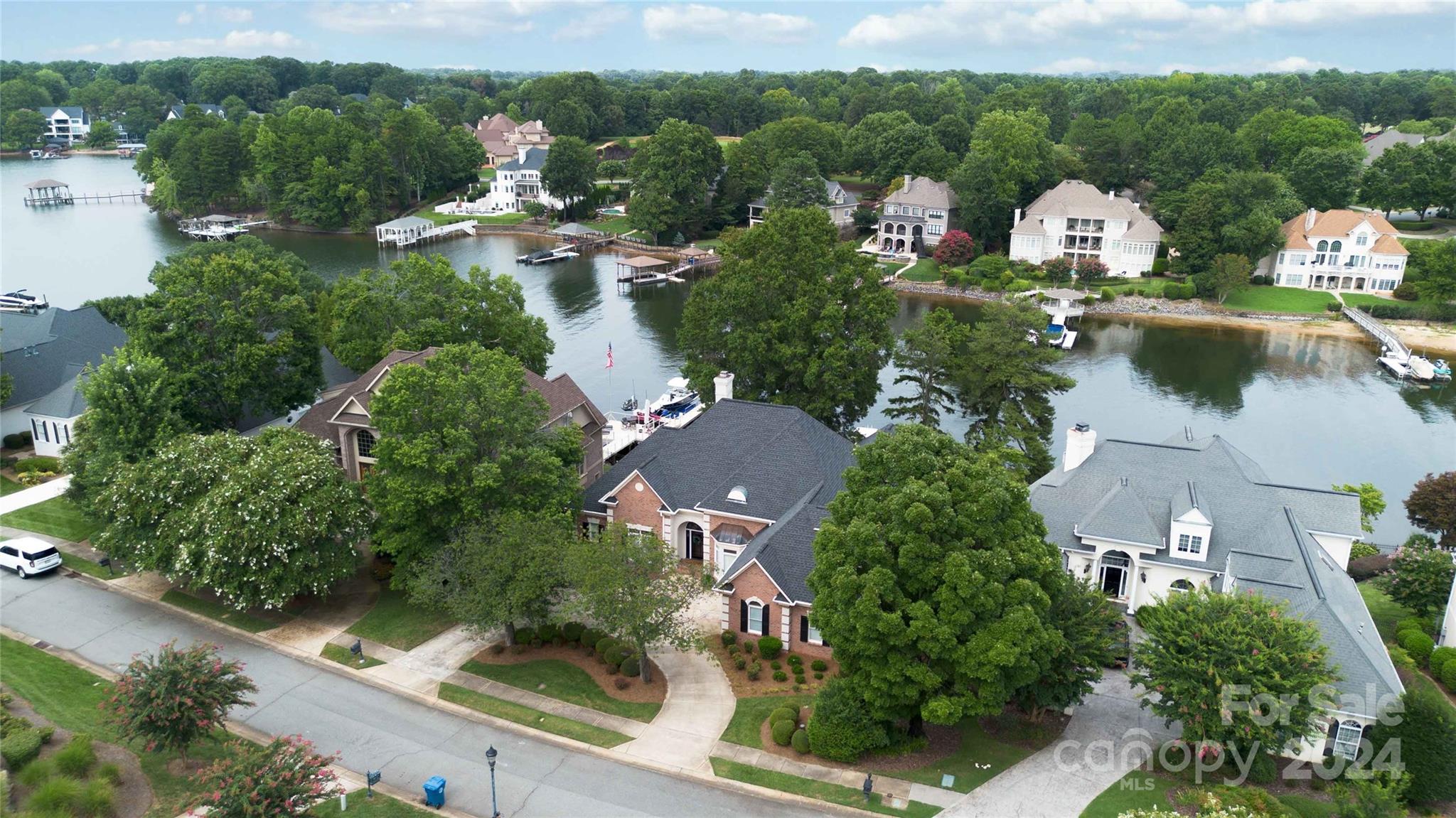 The Peninsula - Residential