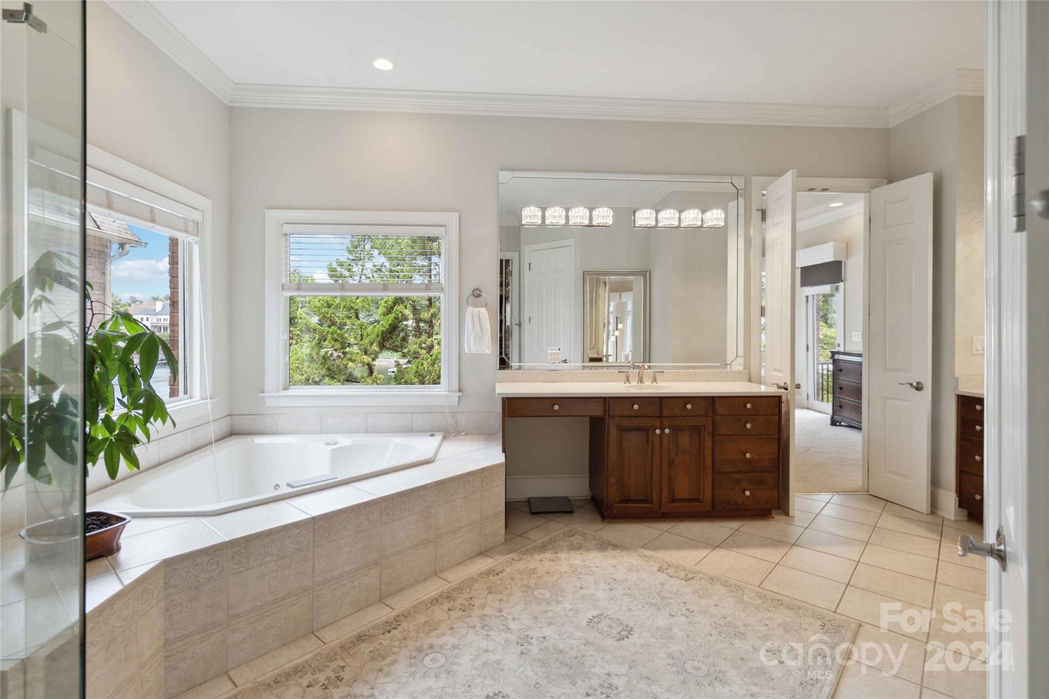 The Peninsula - Residential