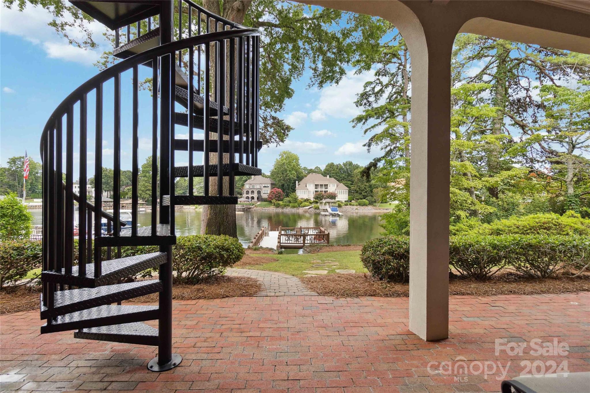 The Peninsula - Residential