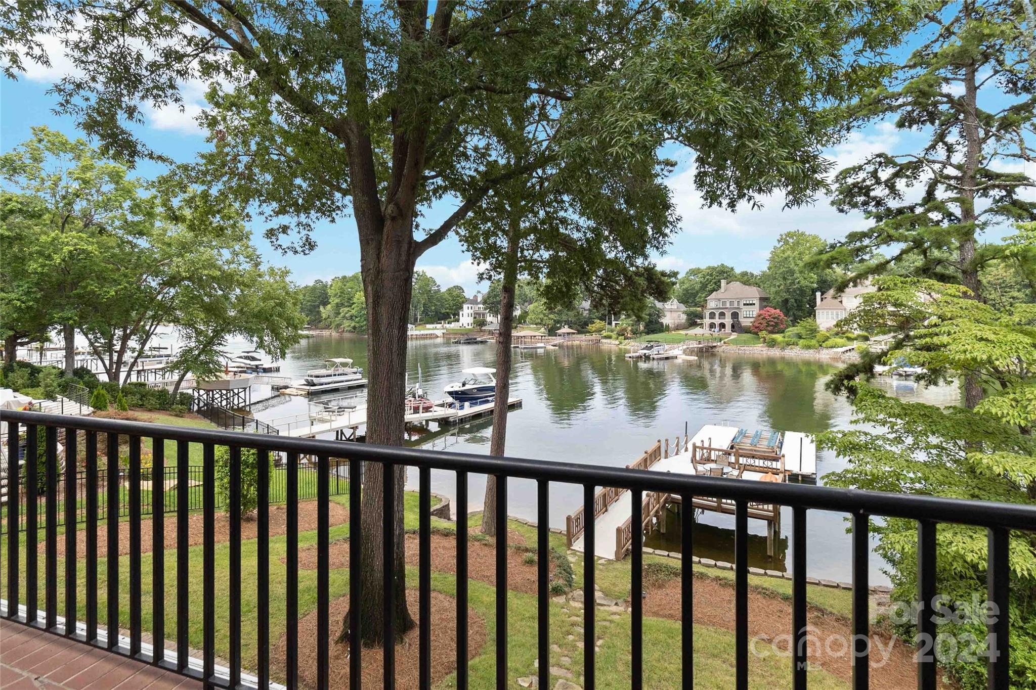 The Peninsula - Residential