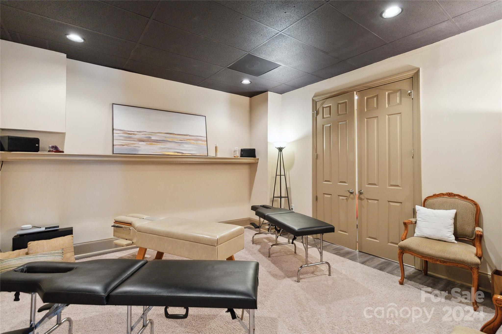 The Peninsula - Residential