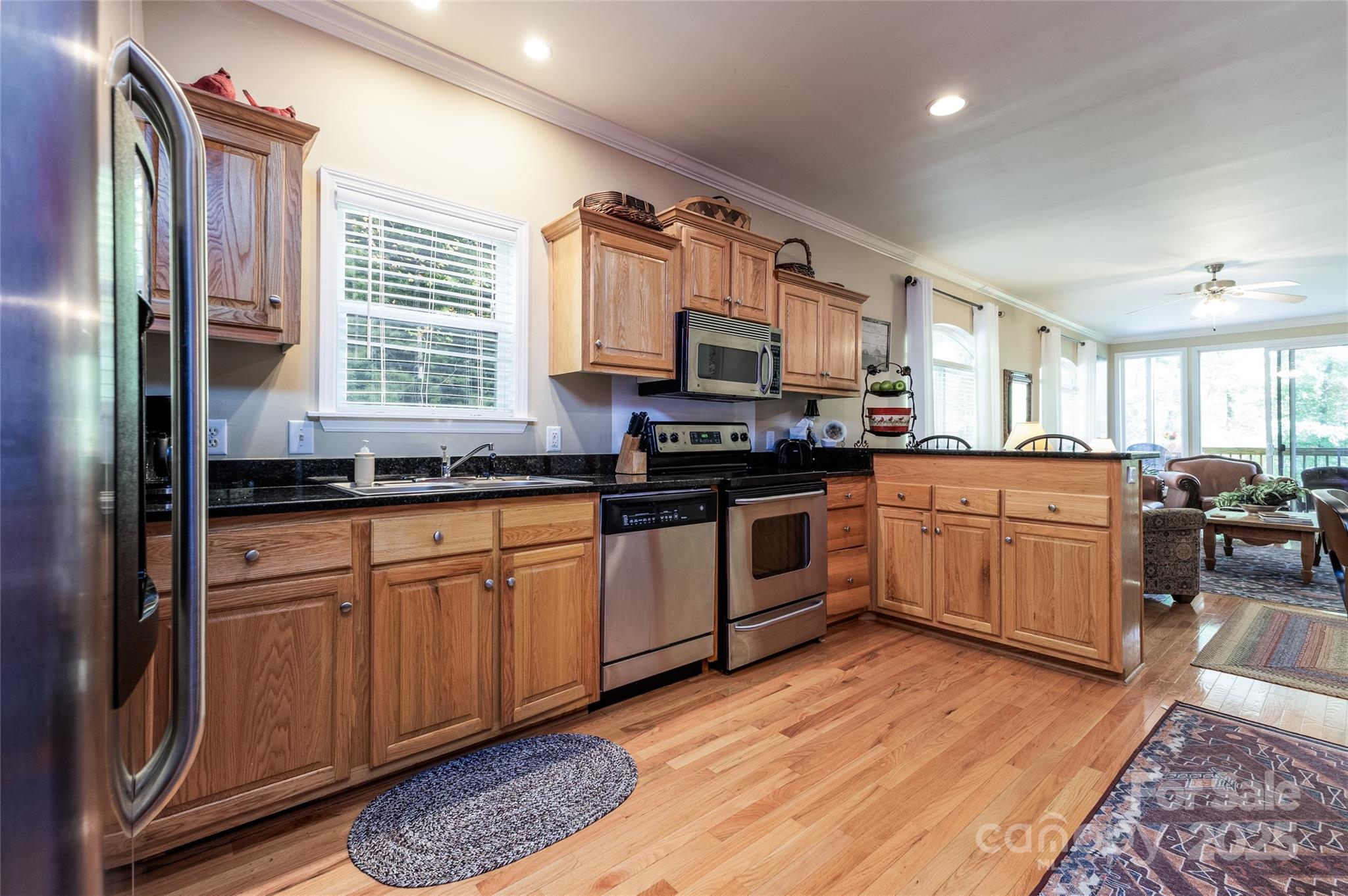 30 Lower Tanglewood Road E 1