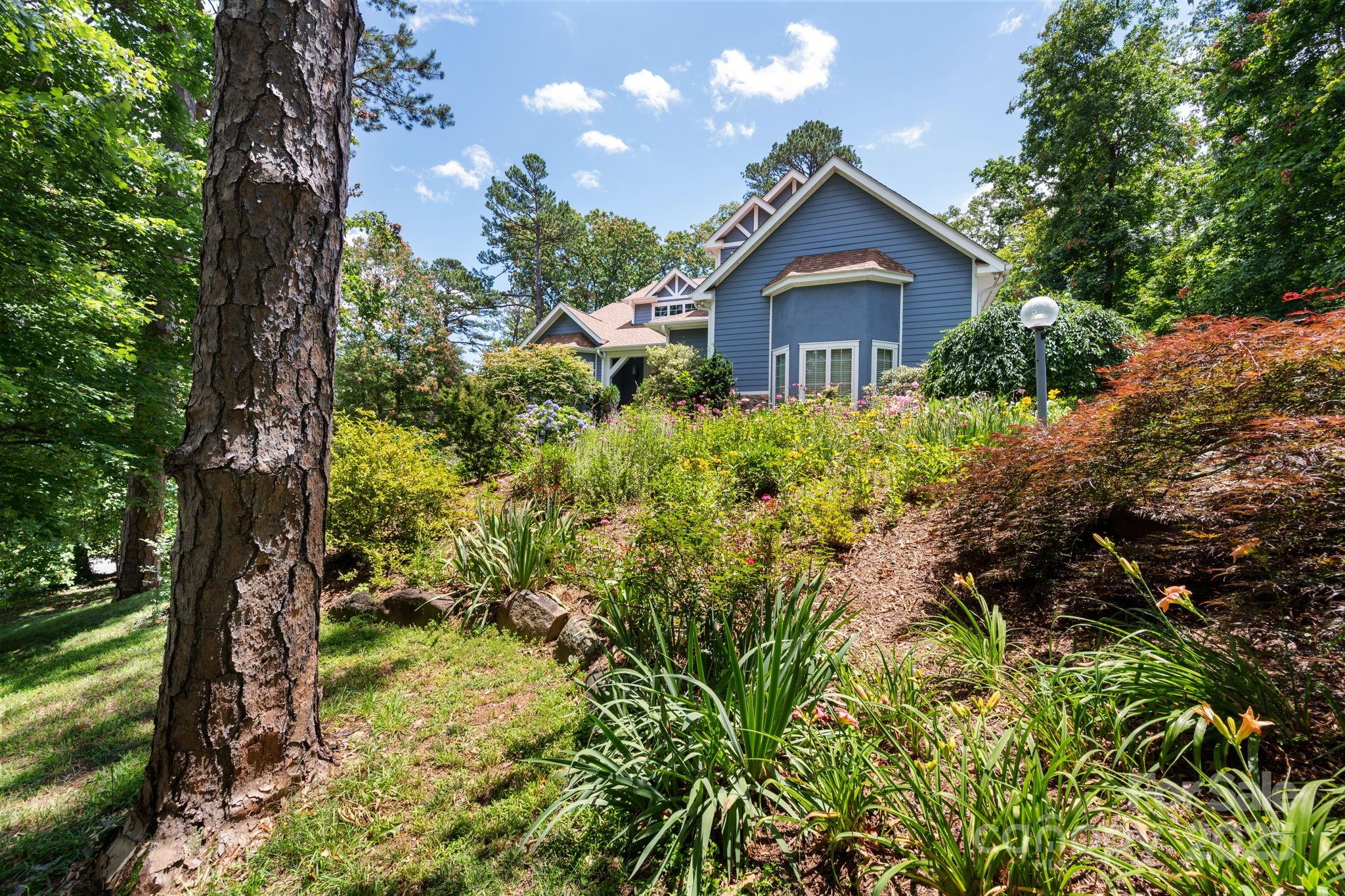 154 Lakeshore Drive