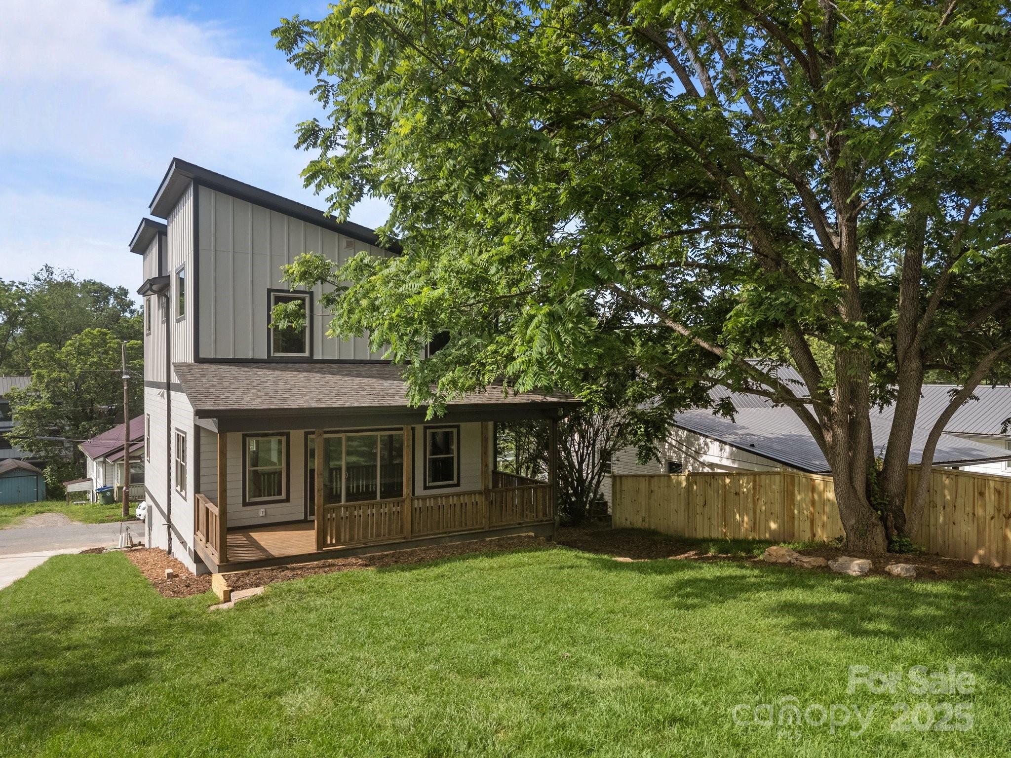 32 Woodrow Avenue