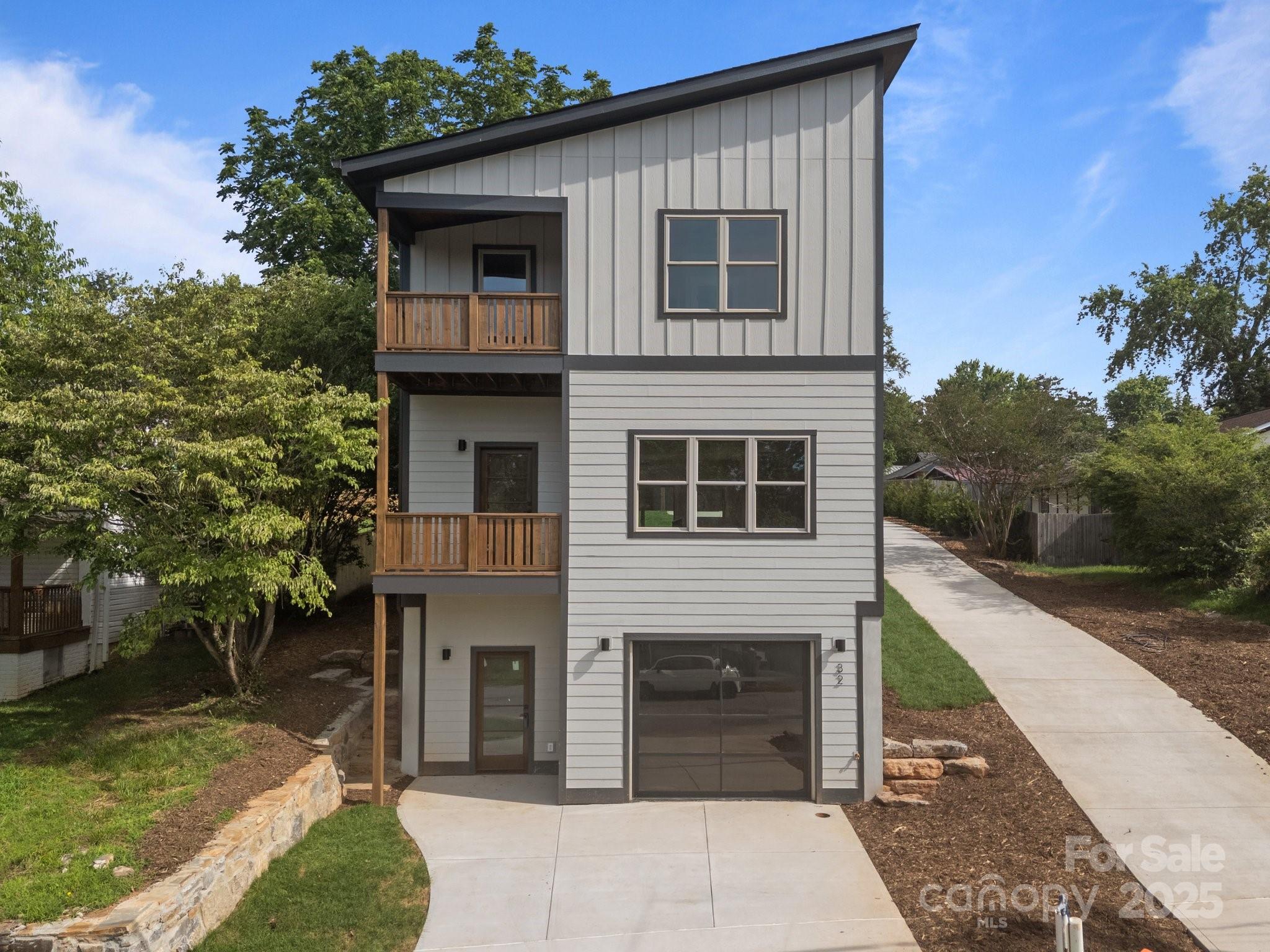 32 Woodrow Avenue