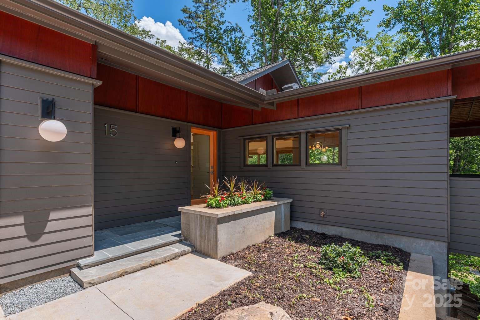 15 Bridgewater Drive