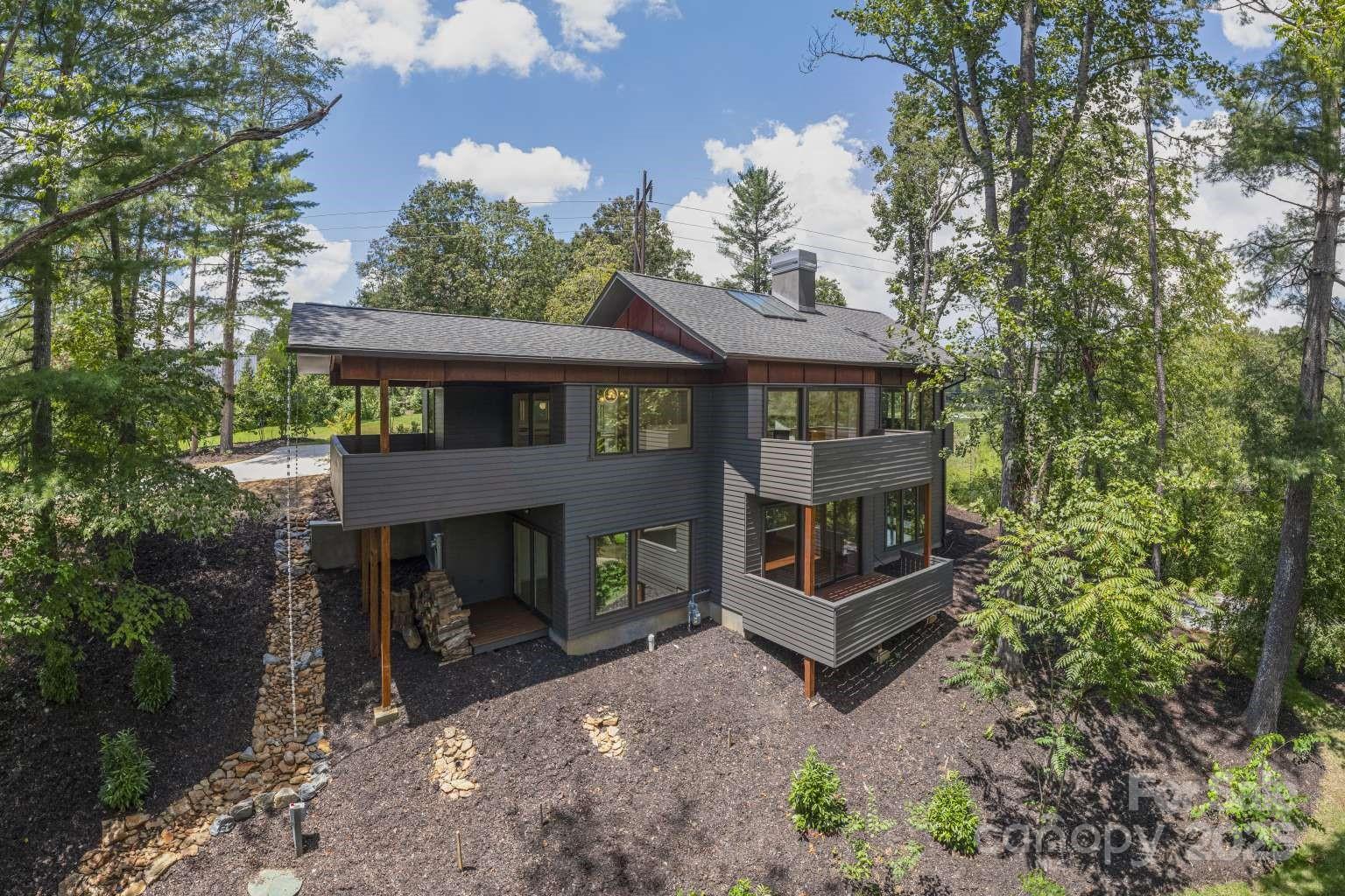 15 Bridgewater Drive
