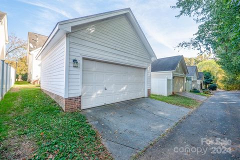 A home in Huntersville