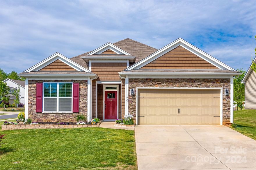 **Sellers are offering an $8,000 credit towards interest rate buydown and/or closing costs, with an acceptable offer.  PLUS our Preferred Lender will provide approved buyers up to $2,000 lender credit to use toward interest rate or closing costs,based on .5% of loan amount.Matthew Brady NMLS#2006286 8033228398 Subject to credit approval. Not available on all lending programs.UMortgageLLCd/b/aUMortgage. NMLS#1457759. EqualHousingOpportunity,2024 All Rights Reserved.** Nestled in the highly sought-after Timberlake neighborhood, this inviting residence offers a perfect blend of comfort, style, and convenience. This home sits proudly on a corner lot. Step inside to a welcoming open floor plan that effortlessly combines functionality with aesthetics. The kitchen features a sizable pantry and island. Outside, the landscape is thoughtfully manicured. Spend afternoons on the lengthy covered porch. The location of this home is within an award-winning school district!