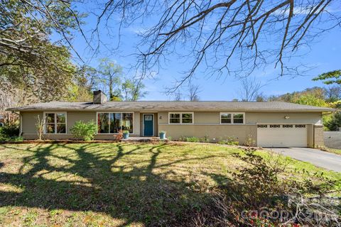 Photo of 4 Austin Drive, Asheville, NC 28805 (MLS # 4370078)