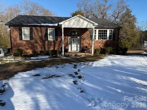 Photo of 167 S Main Street, Richburg, SC 29729 (MLS # 4344470)