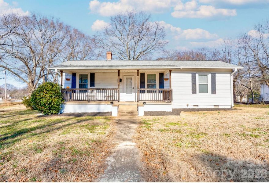 A nice two bedroom, one bathroom one story home that is ready for its next owner. A welcoming front porch that is great for relaxation.Throughout most of the home are high ceilings. A good sized living room and both bedrooms are large. Laminate flooring in the living room and bedrooms. A very spacious kitchen with plenty of cabinet and counter space and a dining area. Laundry area is off of the kitchen. Out back is a deck and a big backyard. The home is conveniently located to shopping and restaurants in Shelby. Very accessible to highway 74.