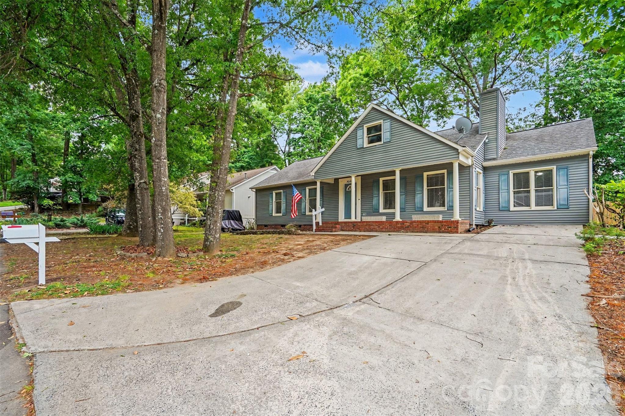 Tega Cay - Residential