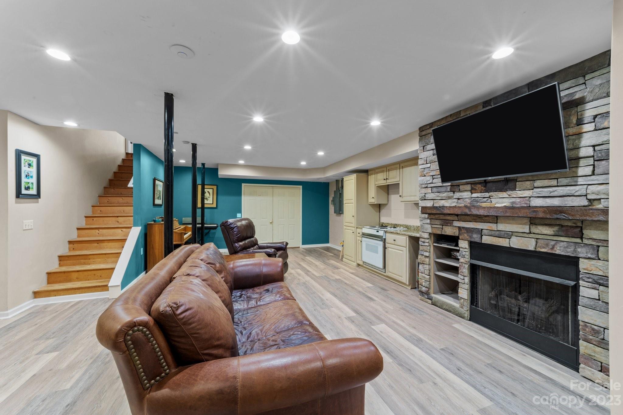 West Lake Hills - Residential