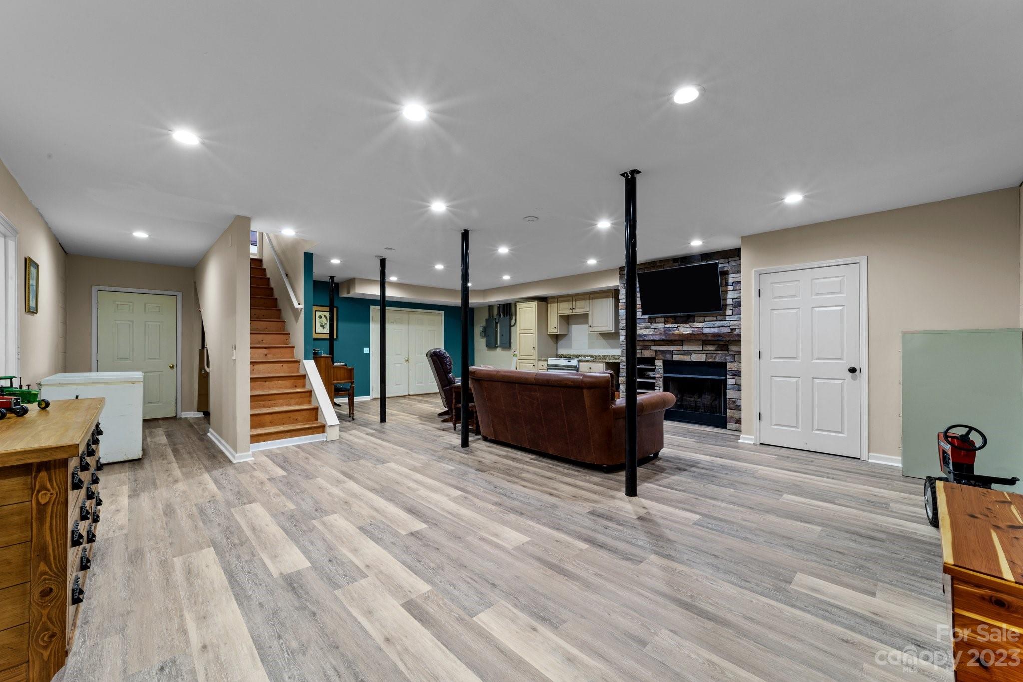 West Lake Hills - Residential