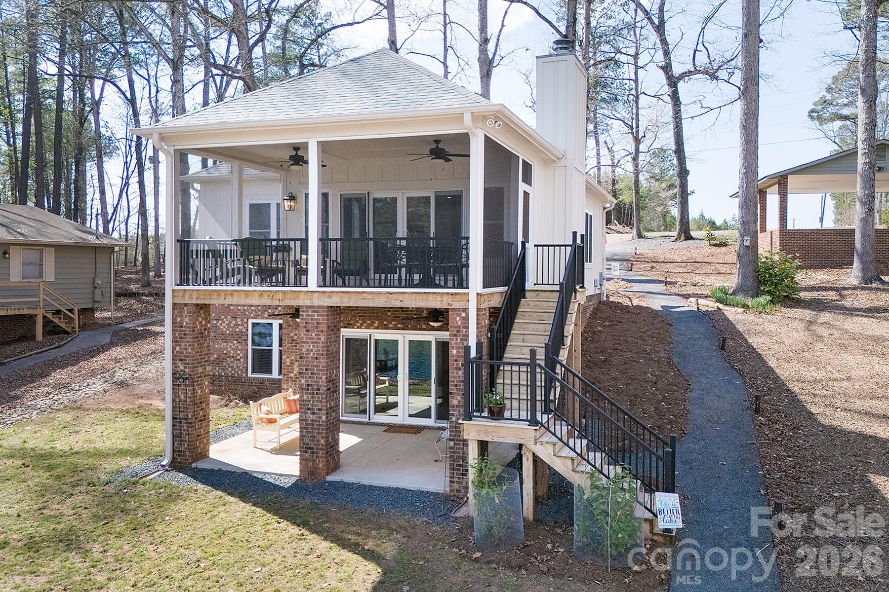 689 Emerald Shores Road