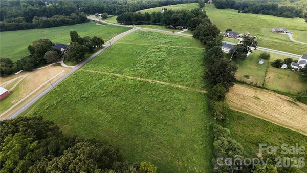 112 MIKE LEDFORD RD, KINGS MOUNTAIN, NC 28086 - Image 7b2e2a8e141bb1eb772d6ac06a943a48/349166557