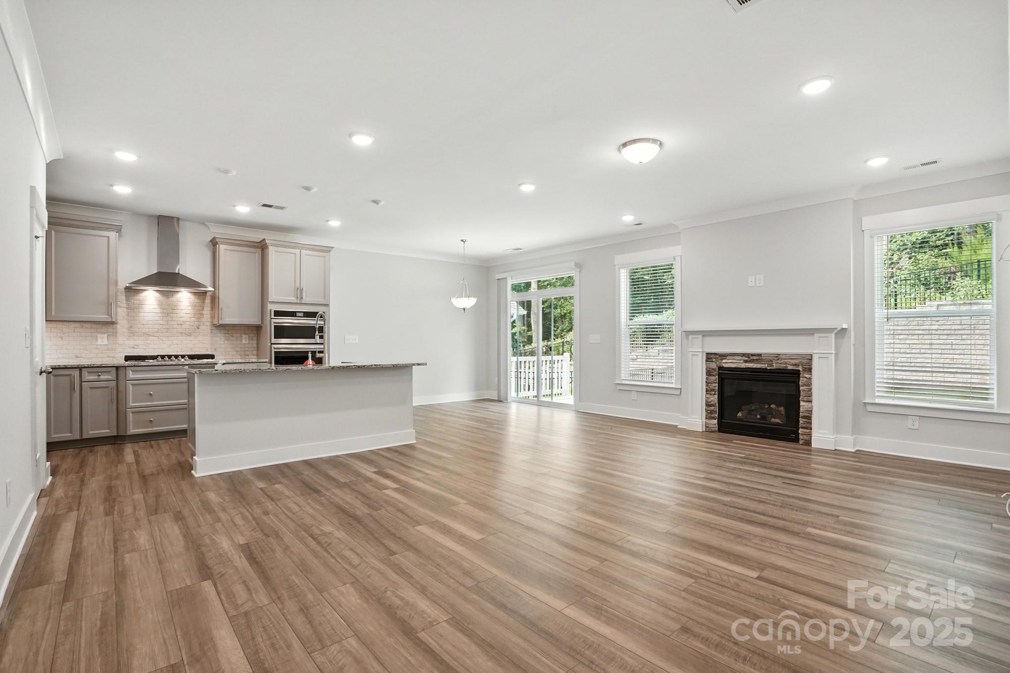 138 Prestwick Way