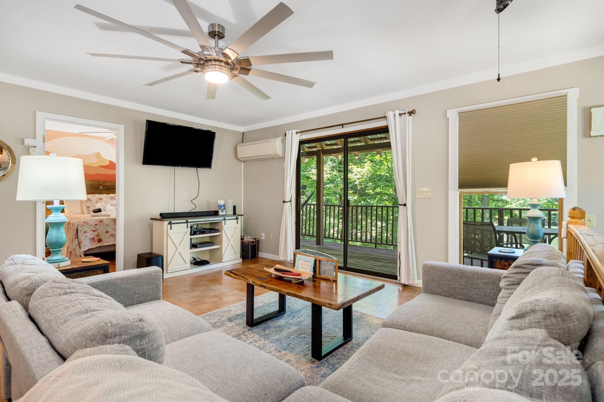 Line Runner Ridge - Residential