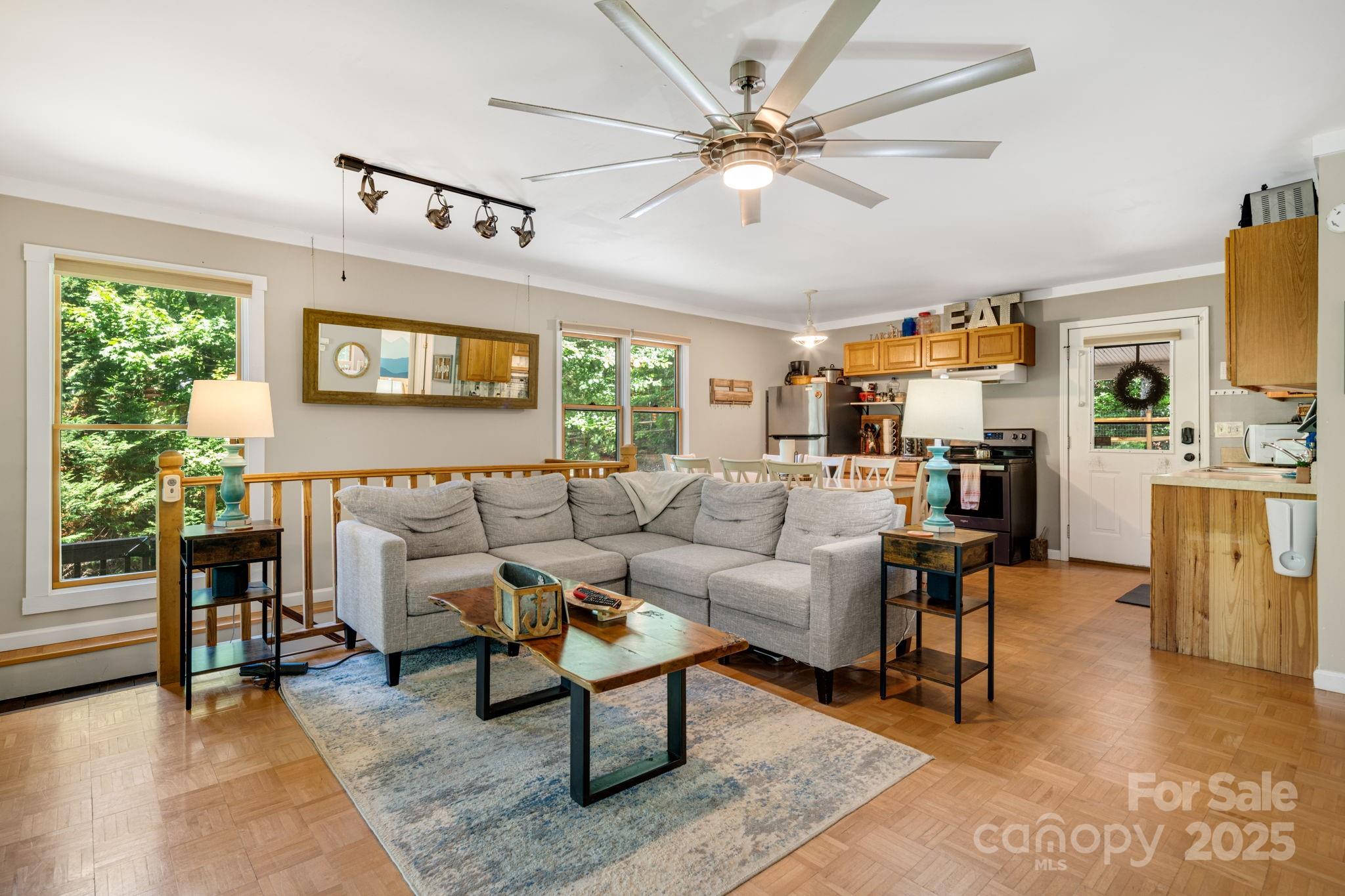 Line Runner Ridge - Residential