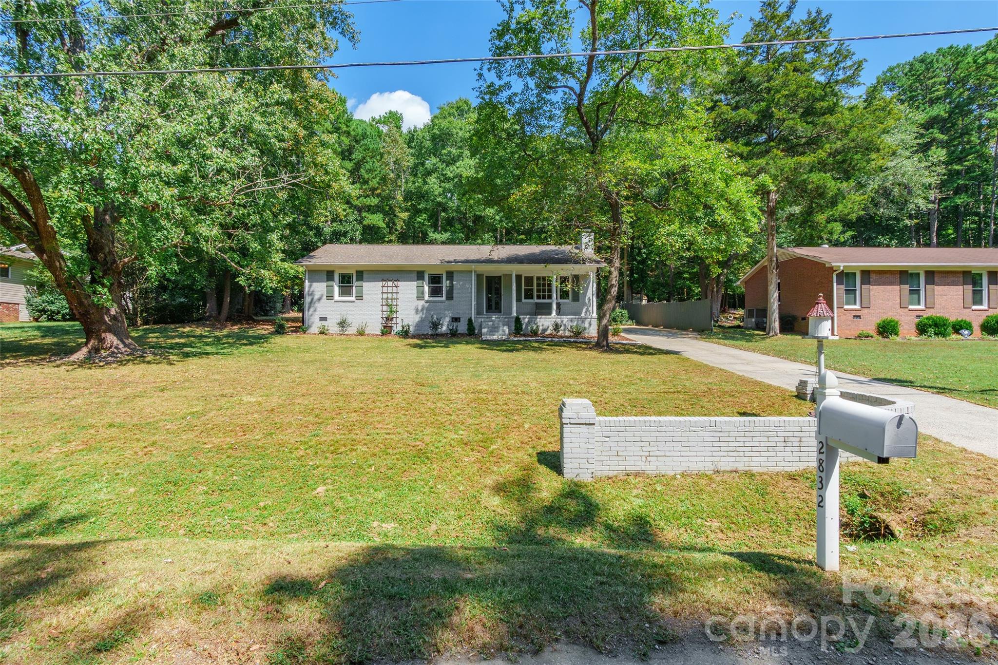 2832 Forest Hills Circle