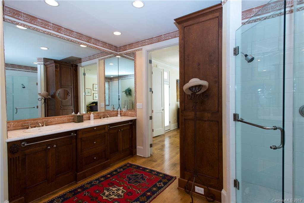 The Peninsula - Residential