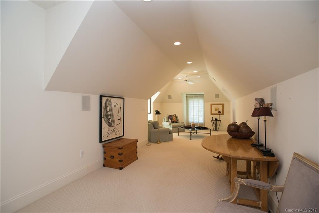 The Peninsula - Residential