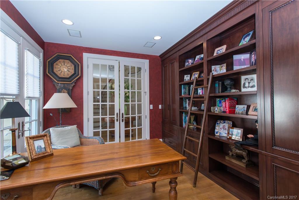 The Peninsula - Residential