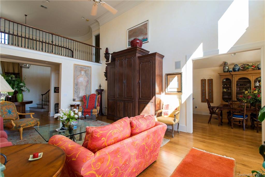 The Peninsula - Residential