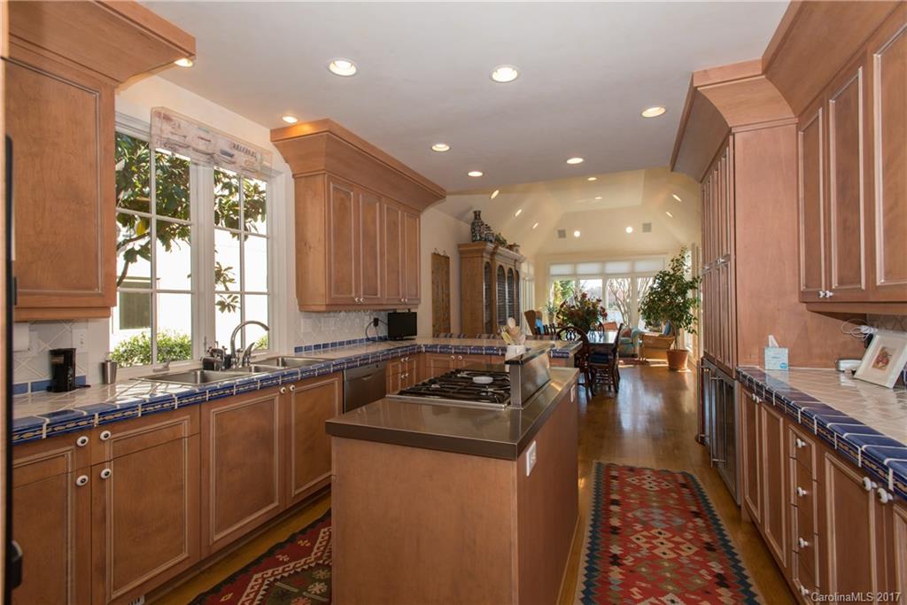 The Peninsula - Residential