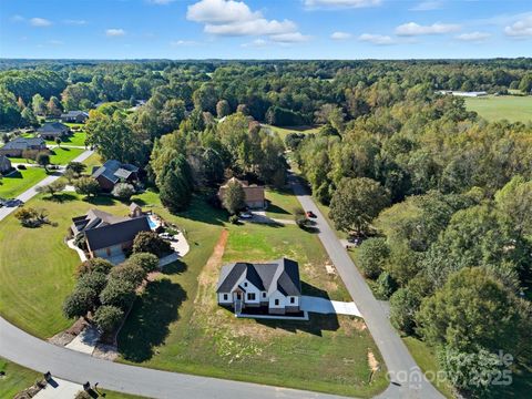 1213 Creekside Drive Conover NC 28613