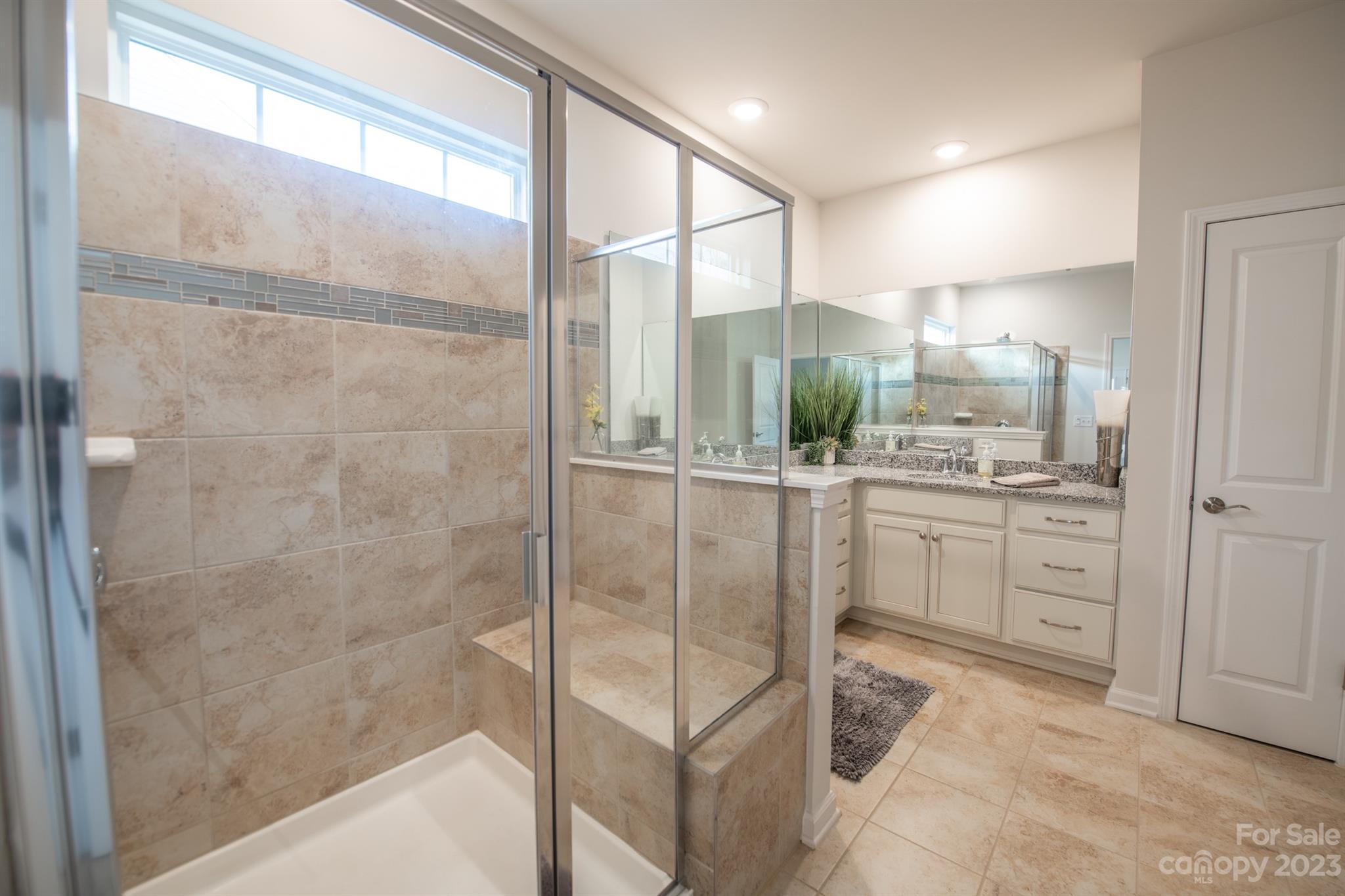 Imagery On Mtn Island - Residential