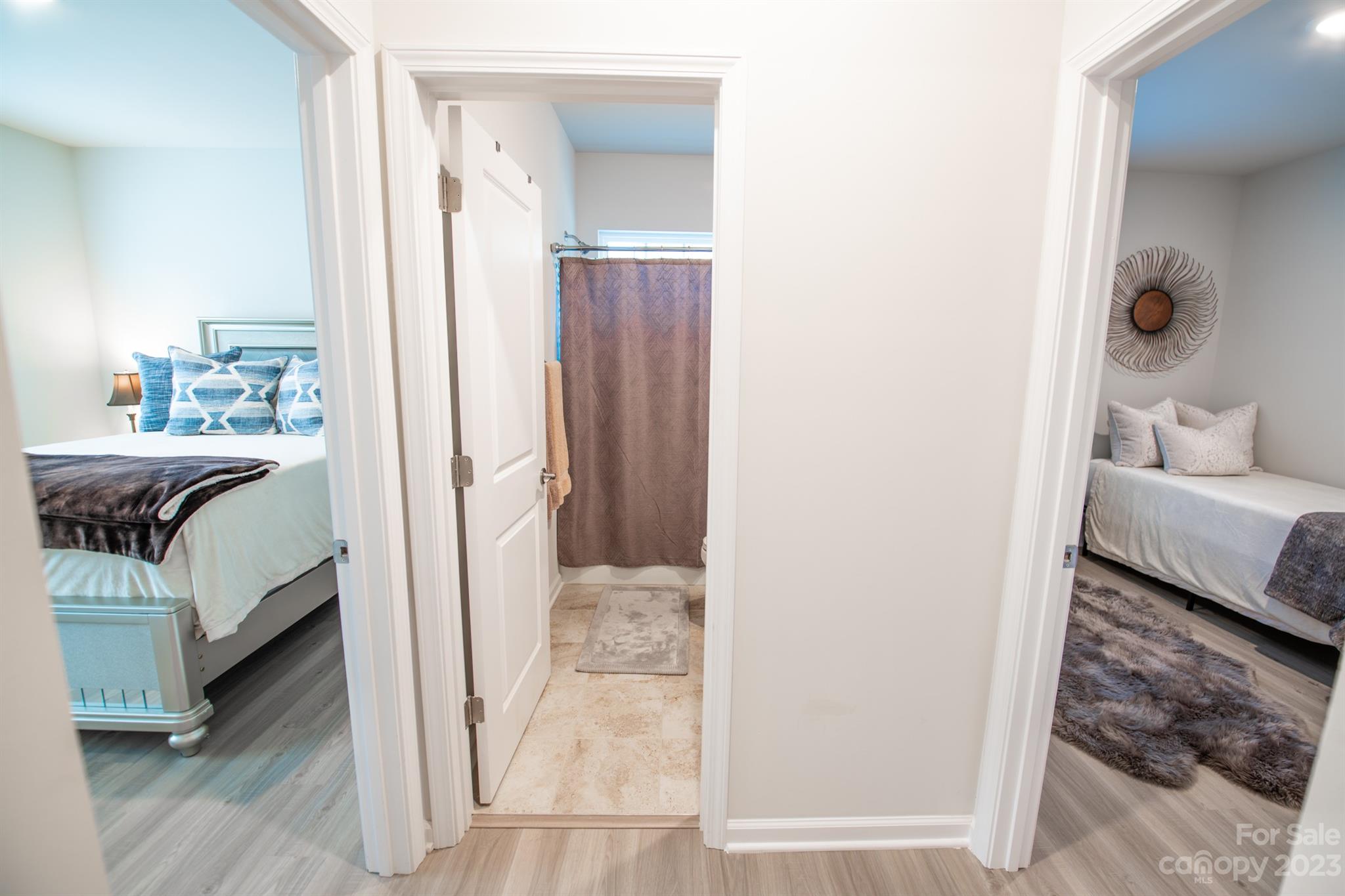 Imagery On Mtn Island - Residential