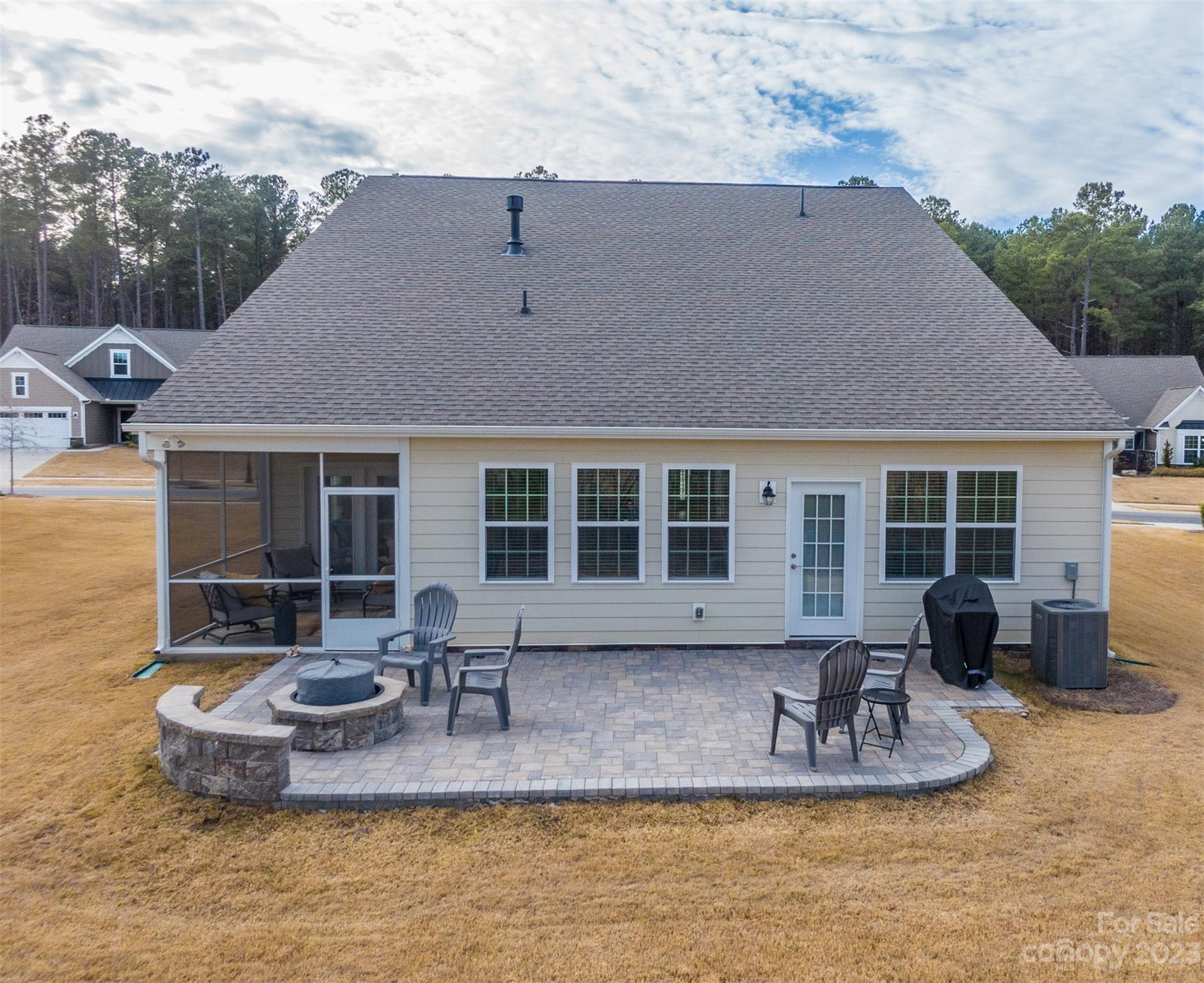 Imagery On Mtn Island - Residential