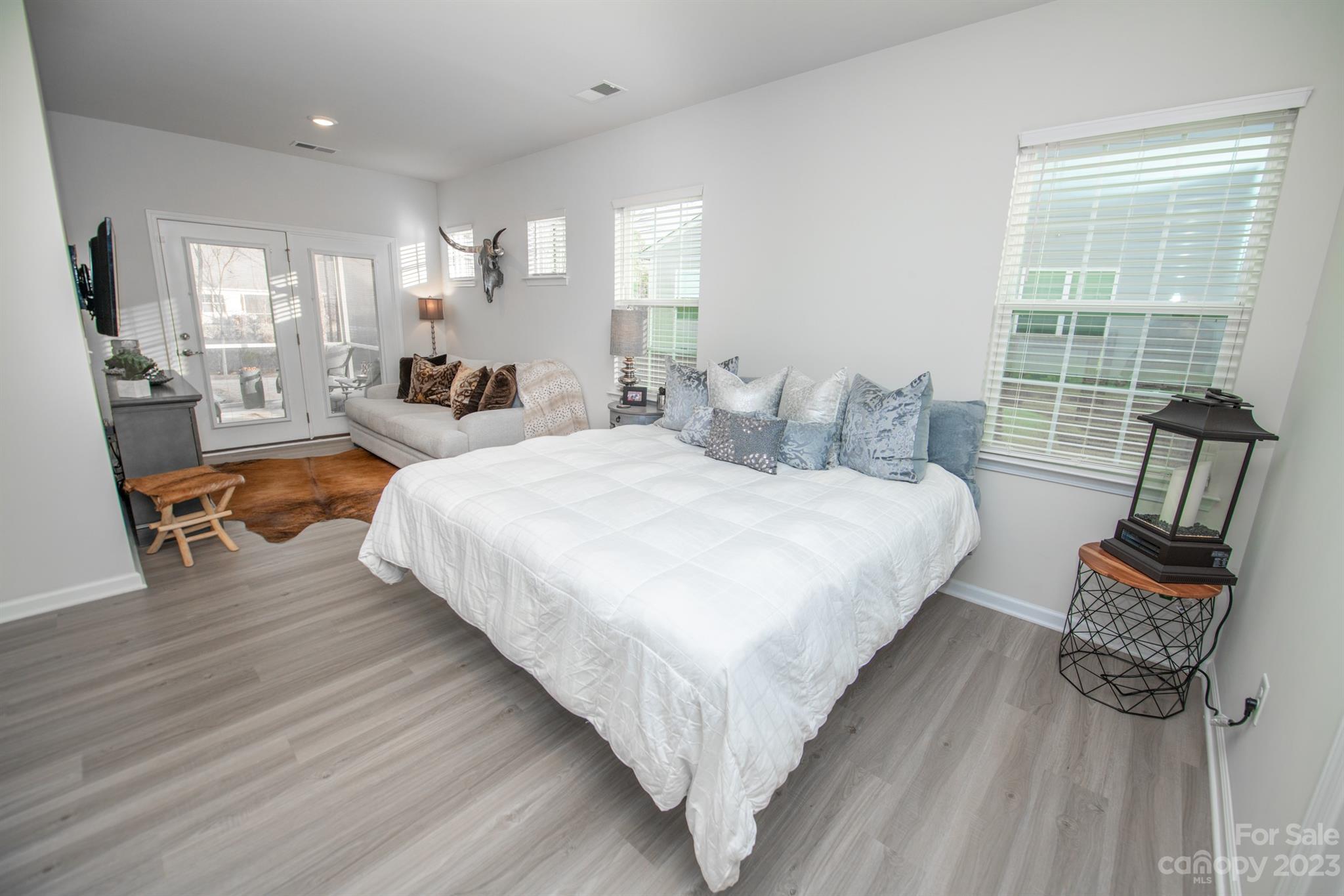 Imagery On Mtn Island - Residential