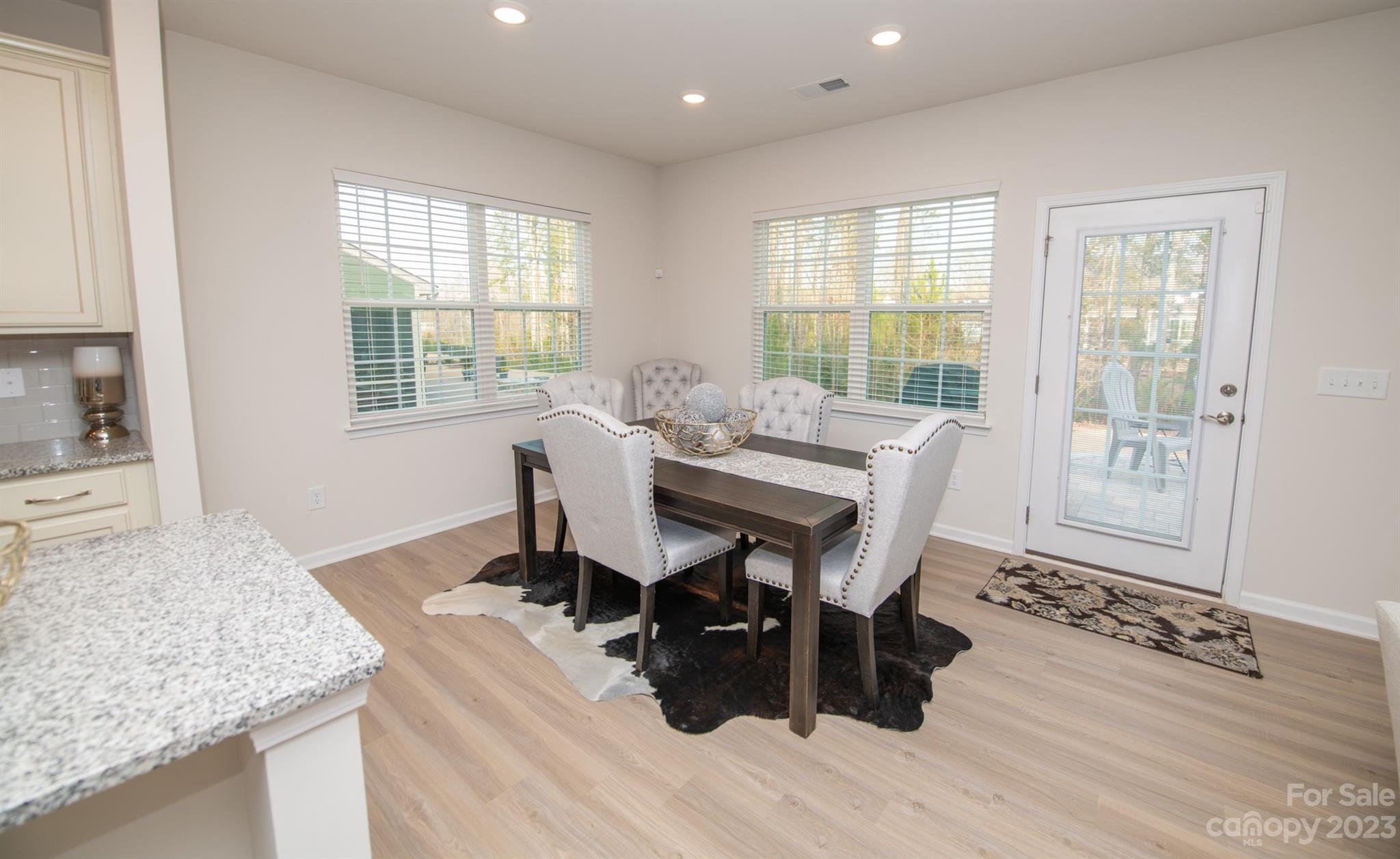 Imagery On Mtn Island - Residential