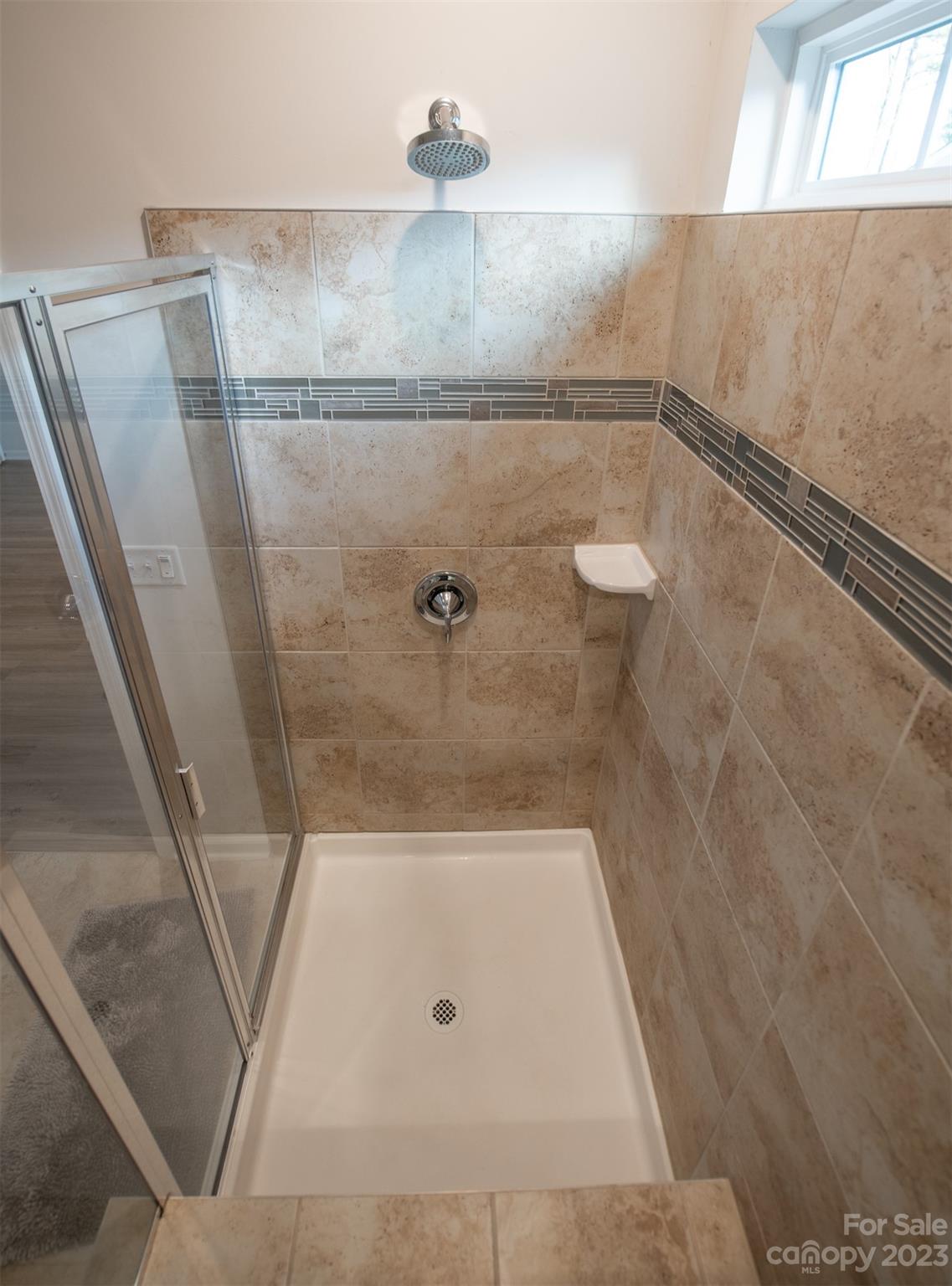 Imagery On Mtn Island - Residential