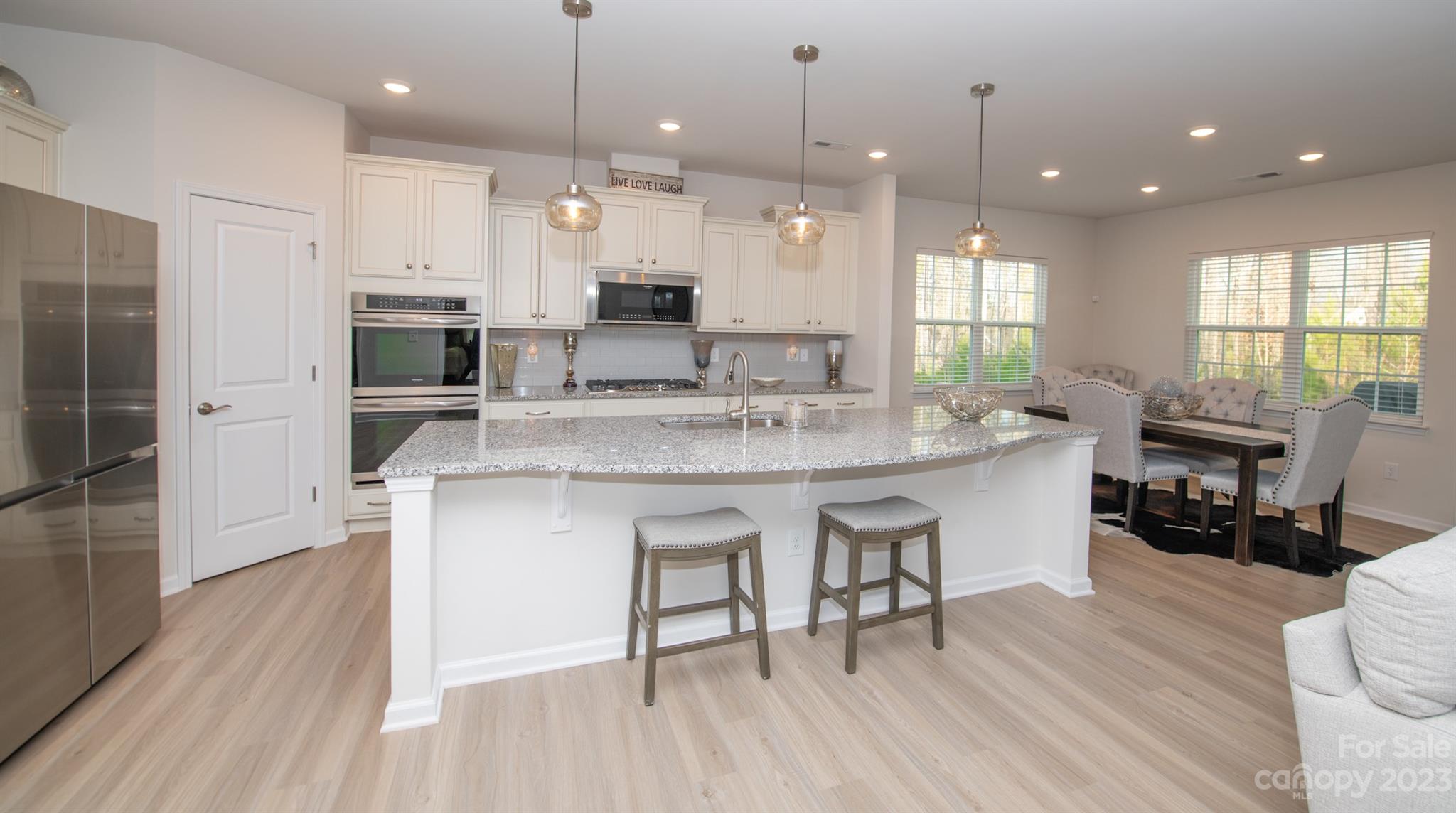 Imagery On Mtn Island - Residential