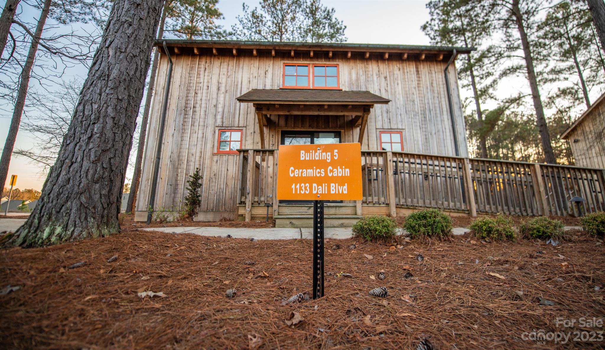 Imagery On Mtn Island - Residential