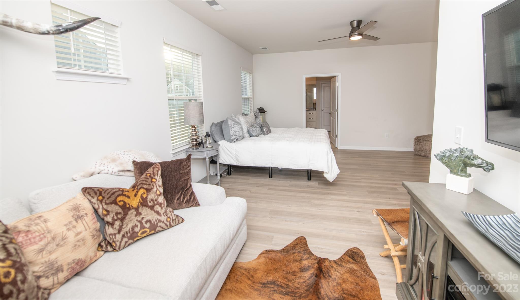 Imagery On Mtn Island - Residential