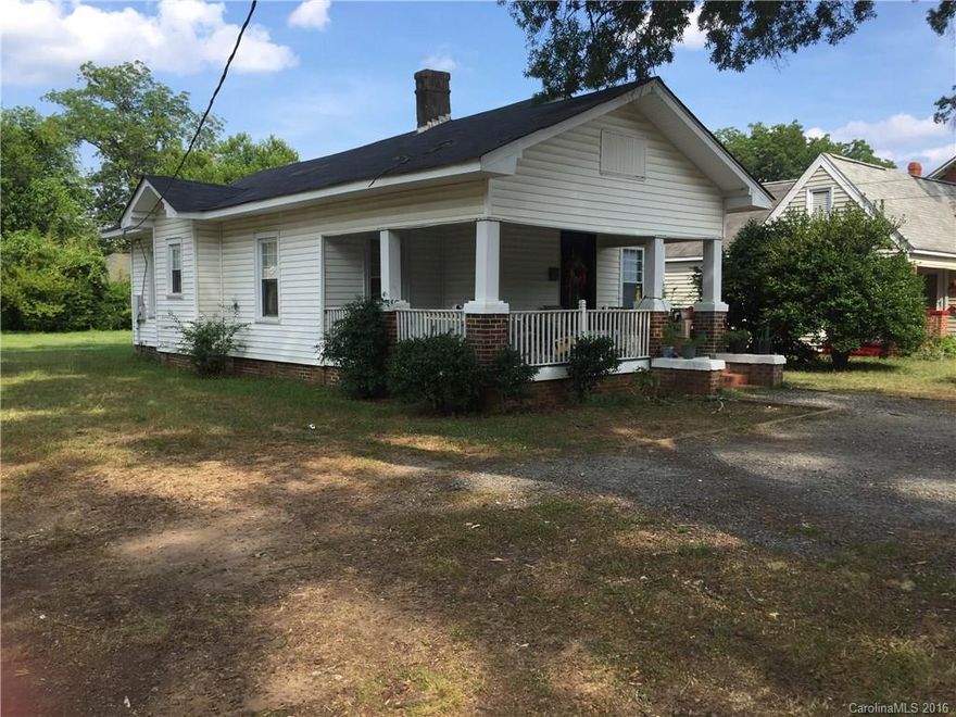 Location! Location! Location! Fantastic home in Rock Hill. Lots of potential. This property is tenant occupied. All information is deemed reliable but not guaranteed. Buyers agent to verify.