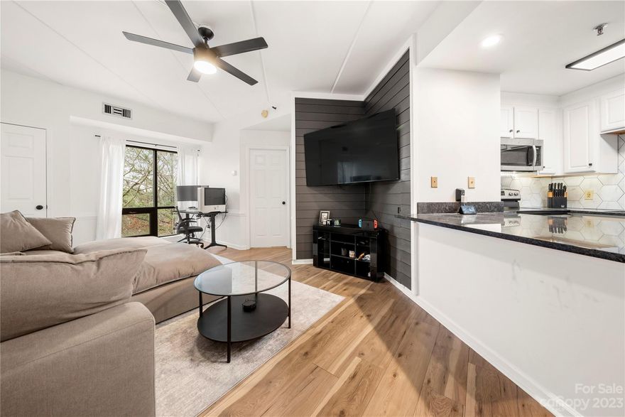 Perfect for first-time buyers or savvy investors! This cozy 1-bed, 1-bath modern oasis offers a fully renovated condo with newer appliances, 2023 HVAC system, and elevator access! Enjoy community perks like a pool, tennis courts, and walking trails. HOA fees also include water, sewer, trash and exterior maintenance. Close to attractions, dining, and shopping. Seize this opportunity to live in Fort Mill!